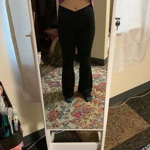 NWOT aerie crossover flare leggings size M